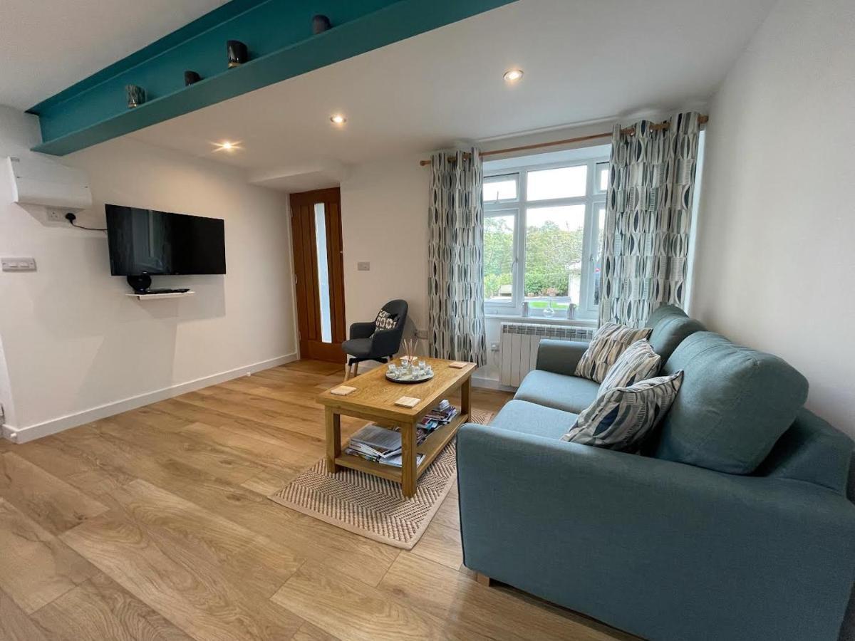 Lovely Ground Floor Apartment In Quiet Village Exeter Exterior foto